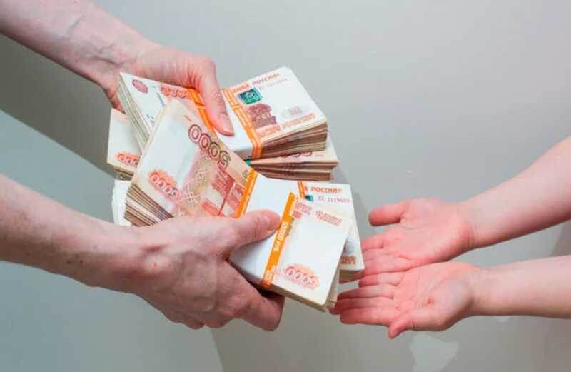 Росстат отметил значительное увеличение случаев задержек выплаты зарплат в России