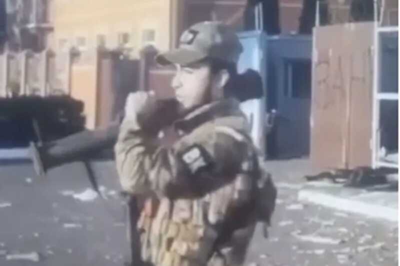 Российский военнослужащий произвел обстрел дома из гранатомета в Судже