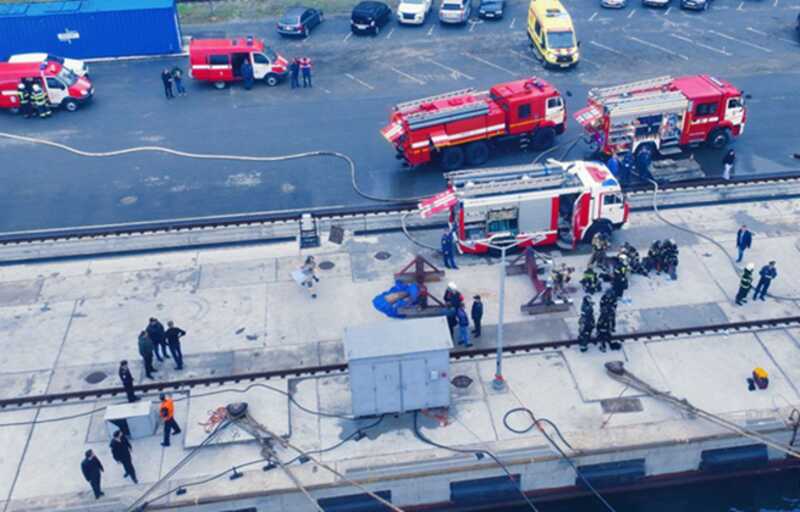 Во Владивостоке на рыболовецком судне случился пожар