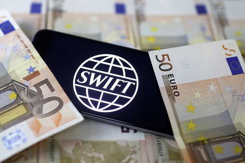 Евросоюз отключит 22 российских банка от SWIFT в новом пакете санкций