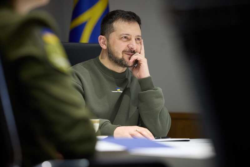 Зеленский заявил, что обсуждать территориальные вопросы он будет исключительно с Путиным