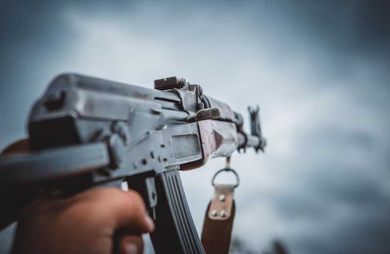 В Новосибирске ПВО заменили на охранников с винтовками