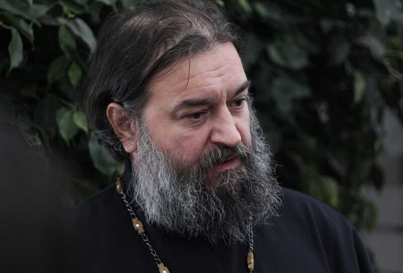 Протоиерей Андрей Ткачёв призвал вдов «похоронить сердце» вместе с супругом