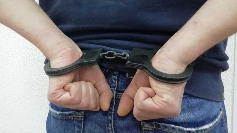 В Санкт-Петербурге мужчина напал на своего собутыльника с ножкой от табурета