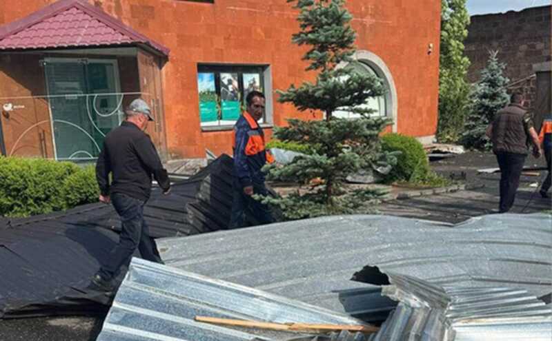 В результате вихря в Армении пострадали четыре человека