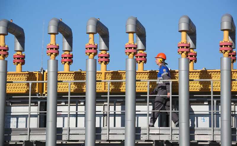 Брюссель стремится обойти вето Венгрии и Словакии на запрет российской нефти
