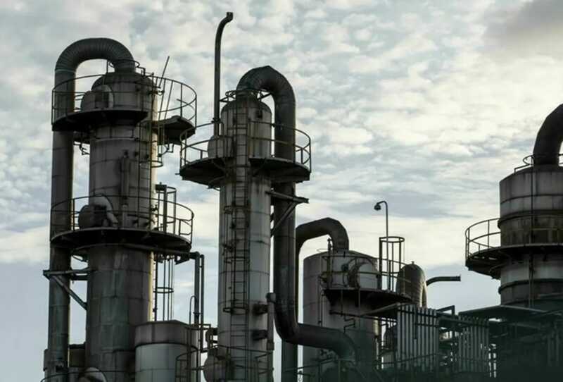 Нефтеперерабатывающий завод в Хайфе был остановлен после ракетного удара, нанесенного Ираном