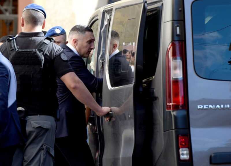 Компании, связанные с поставщиком взрывчатых материалов, потратили миллионы на избежание ареста активов