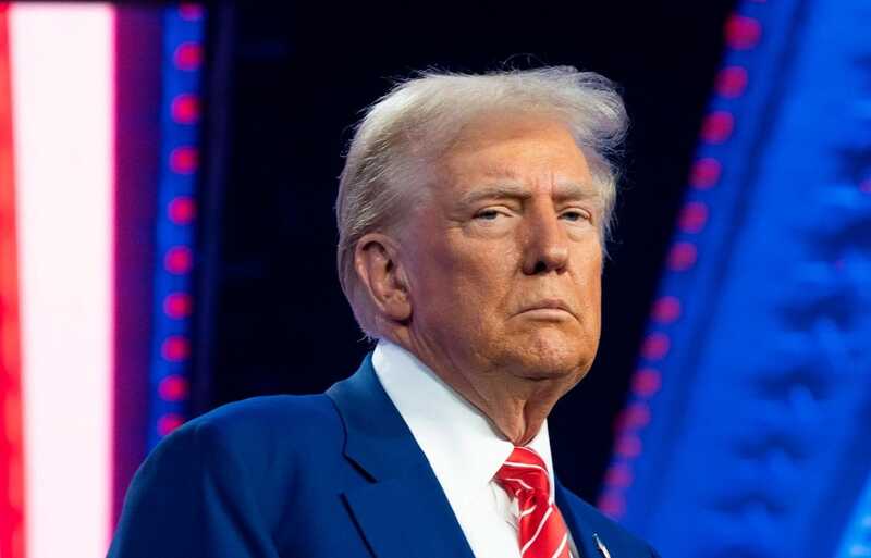 Трамп стремится смягчить последствия удара по Ирану перед открытием Уолл-стрит