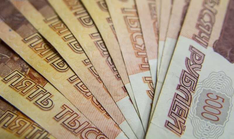 Отец бывшего руководителя Росмолодежи Дениса Разуваева обвиняется в присвоении пожертвований, предназначенных для "СВО"