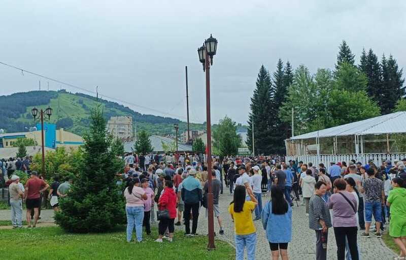 Жители Алтая провели митинг против упразднения сельсоветов