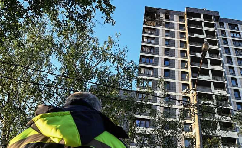 В Красногорске после удара дрона загорелась квартира, и жителям пришлось эвакуироваться