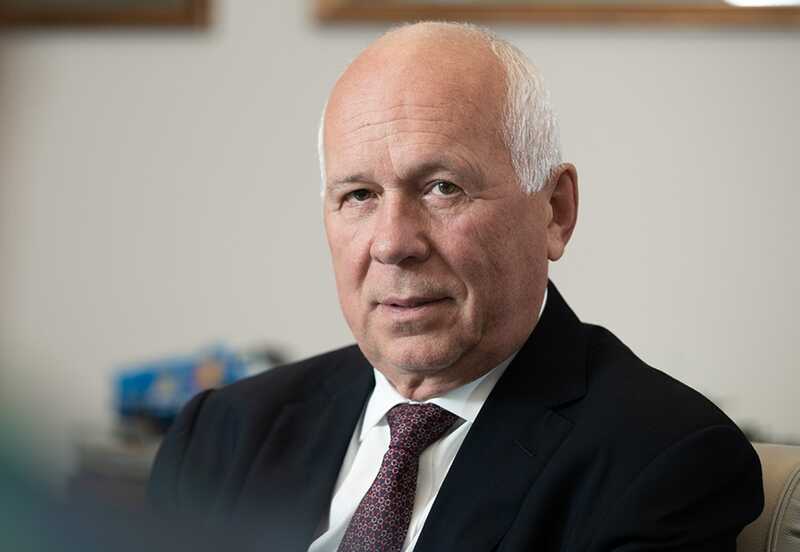 Глава «Ростеха» Сергей Чемезов предложил отказаться от стремления догнать Запад в области технологий
