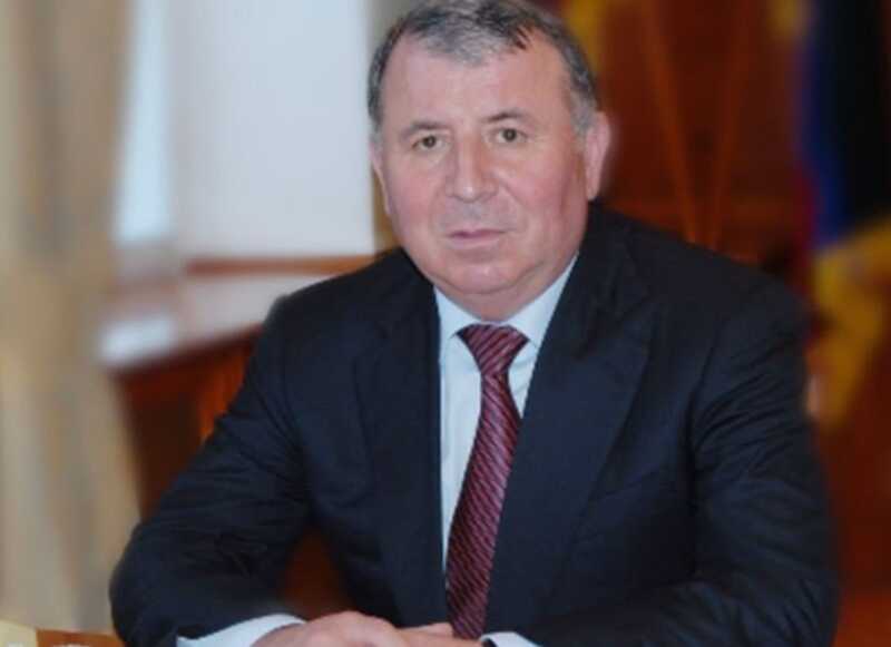 Стала известна причина проведения обысков у государственного секретаря Дагестана
