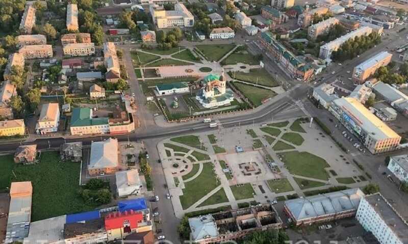 Фонтан в Канске "плавает", скверы закрыты: в Красноярском крае срываются проекты благоустройства