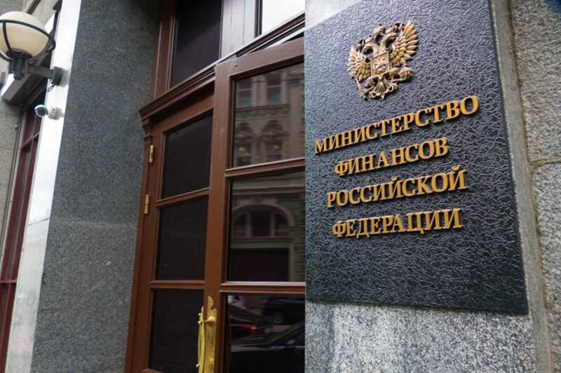В России увеличат государственные пошлины за регистрацию мигрантов и оказание услуг для автовладельцев