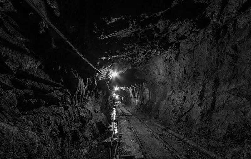 В Кемеровской области приостановили добычу на одной из крупнейших шахт из-за финансового кризиса