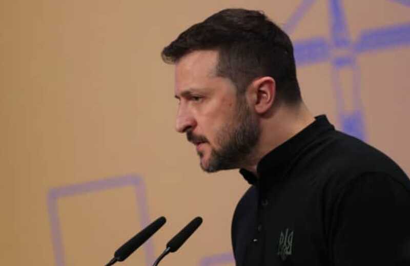 Россия готовится к новым военным операциям с использованием дронов, заявил Зеленский