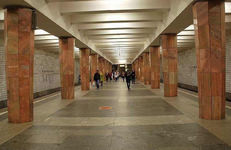 Дым на станции остановил движение поездов в центре Москвы
