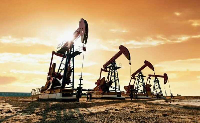 Саудовская Аравия и Россия наращивают добычу нефти, несмотря на ожидания аналитиков