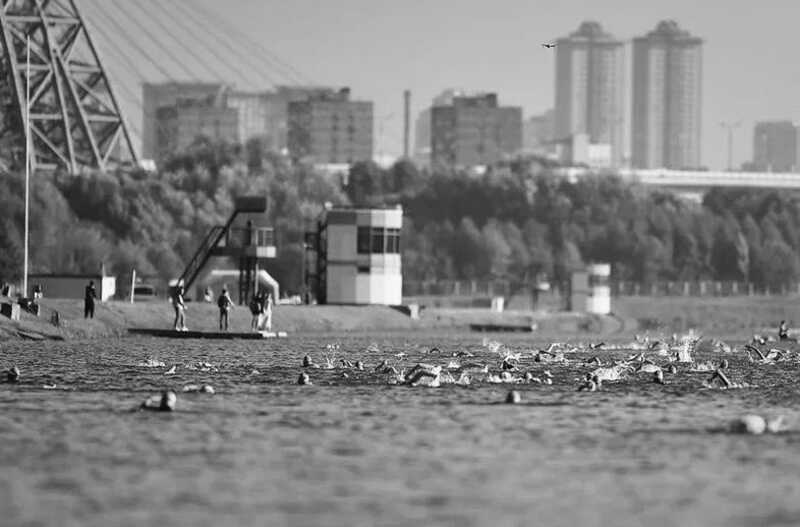 Спортсмен умер на соревнованиях по триатлону в Москве во время заплыва