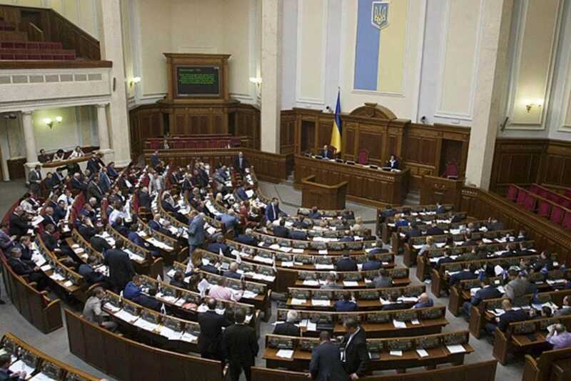 Верховная Рада рассмотрит вопрос о продлении срока действия военного положения и проведения мобилизации