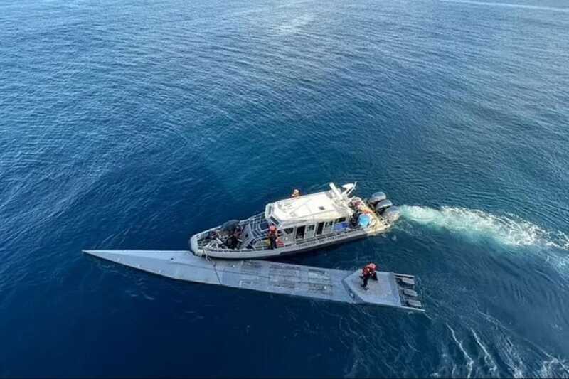 Военно-морские силы Колумбии задержали первую в мире беспилотную наркосубмарину, оснащённую системой Starlink