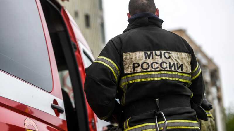 Установлена вероятная причина пожара, повредившего восемь машин на севере Москвы