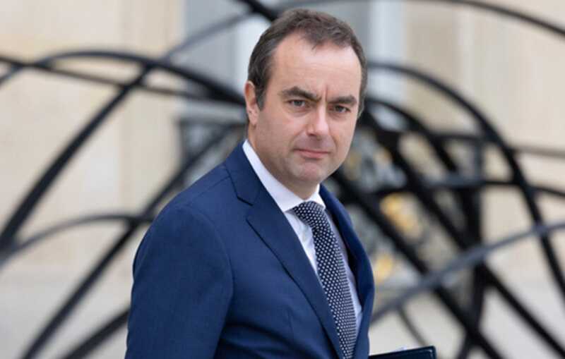Глава оборонного ведомства Франции отверг просьбу России о разоружении Украины