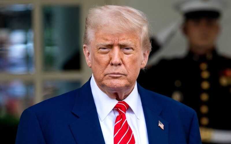 «Я бы знал»: Трамп высказался о временной остановке военной помощи Украине