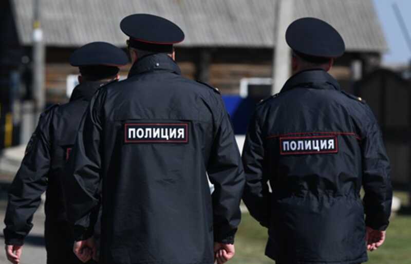 В Екатеринбурге сотрудники правоохранительных органов остановили выступление певицы «Четверио»