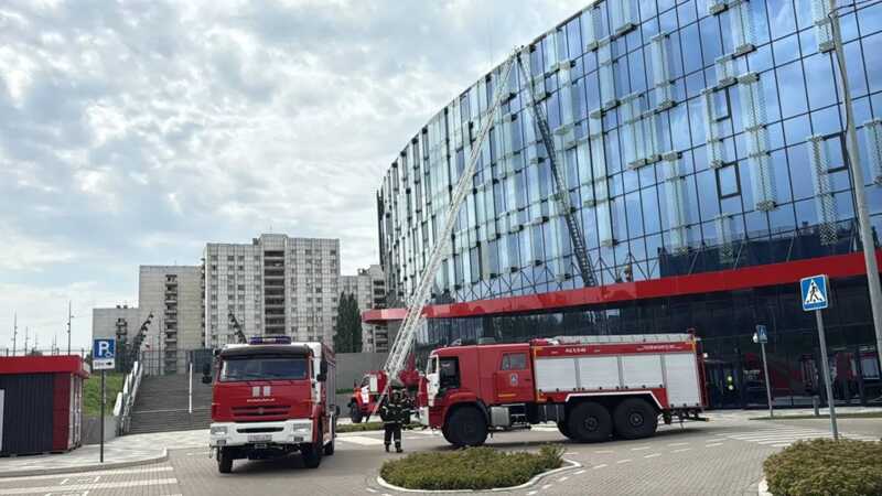 На "Белгород Арене" случился пожар после падения обломков дрона
