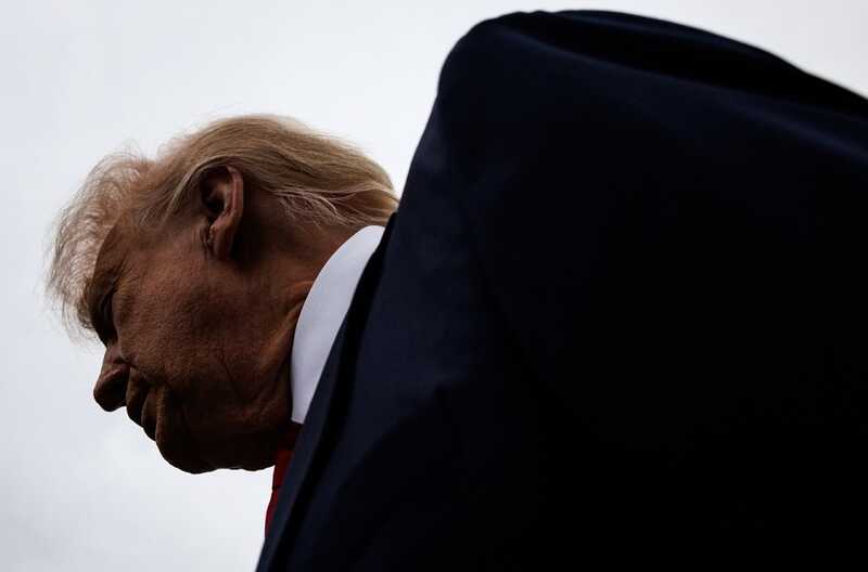Илон Маск и Такер Карлсон наращивают давление на Трампа по «делу Эпштейна»