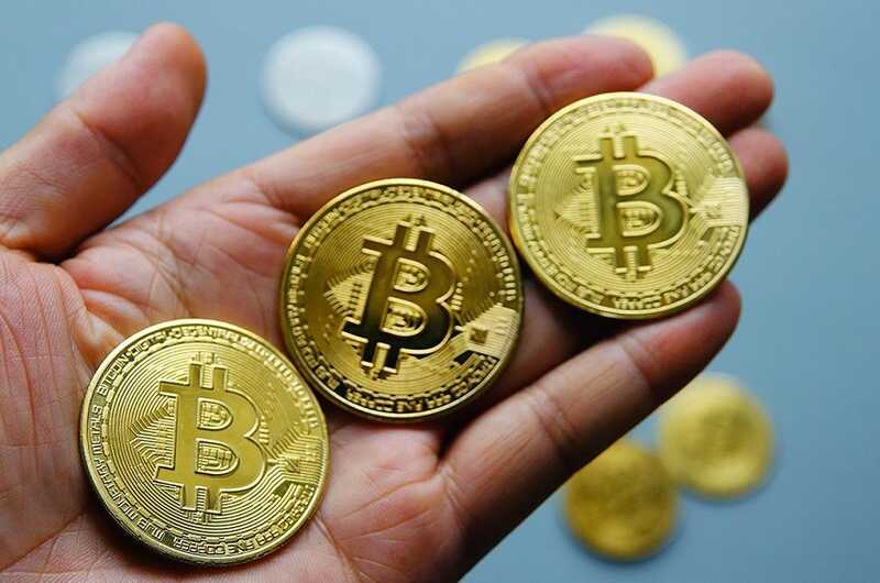 Курс биткоина достиг нового рекорда, превысив отметку в 122 тысячи долларов