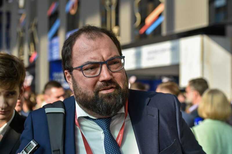 Глава министерства цифрового развития Шадаев высказался в поддержку избирательного наказания за "экстремистские" запросы в сети Интернет