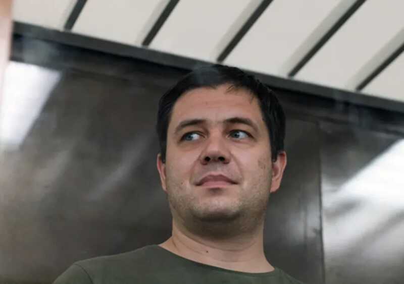 Корреспондента из Baza обвинили в получении взятки после размещения поста о полицейском