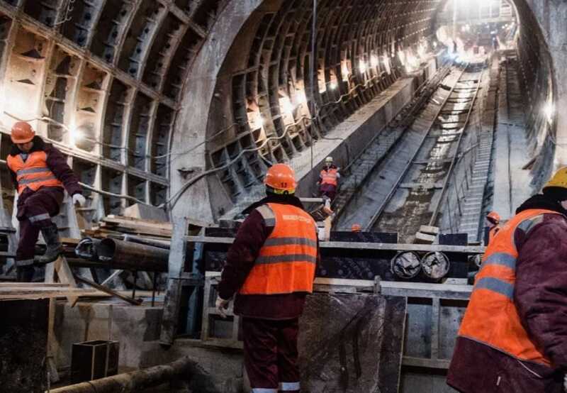 На стройплощадке в Москве инженеры освоили 143 миллиона рублей до начала строительства