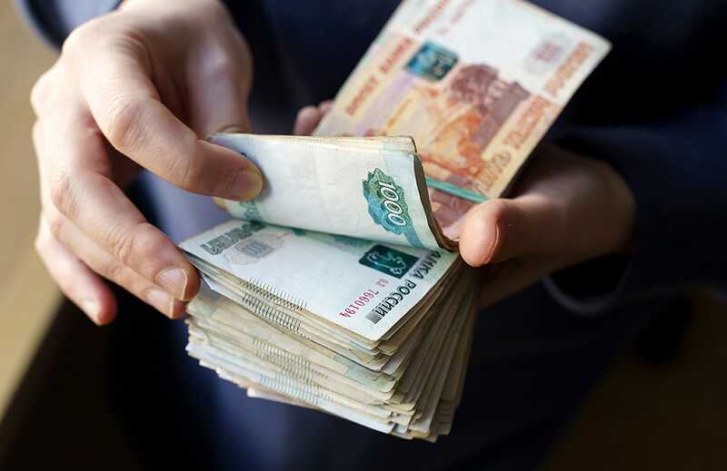 Социальные службы Брянска не выплатили пособие беременной школьнице, несмотря на заверения губернатора
