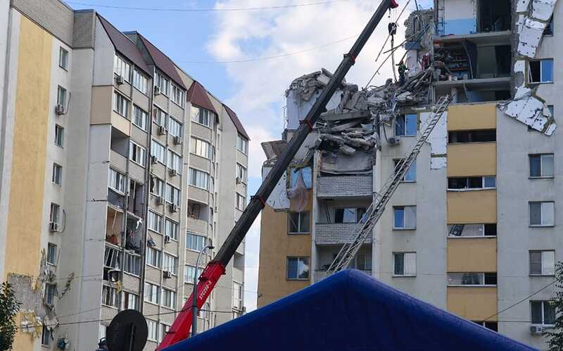 Из-под завалов многоэтажного здания в Саратове было извлечено тело погибшего мужчины
