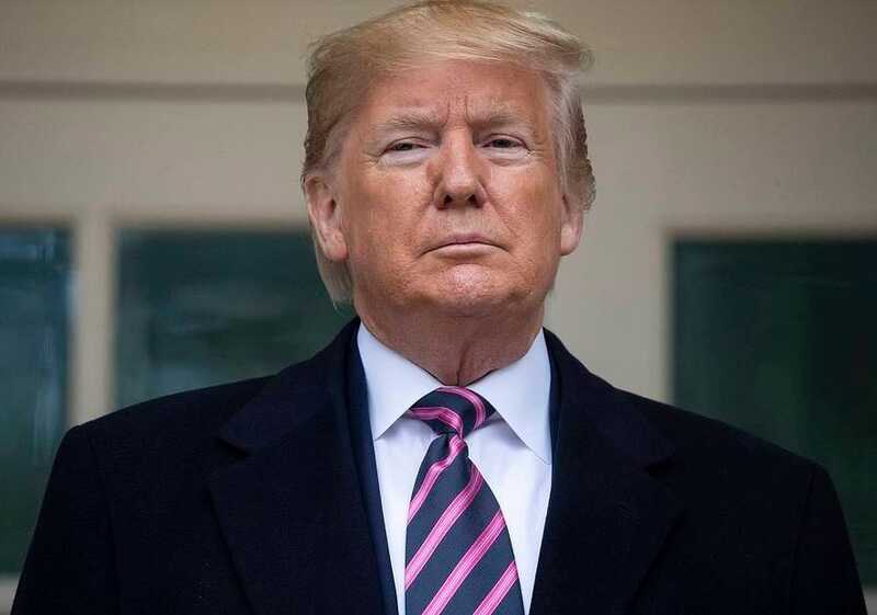 Скандал с Джеффри Эпштейном вынуждает администрацию Трампа изменять курс действий