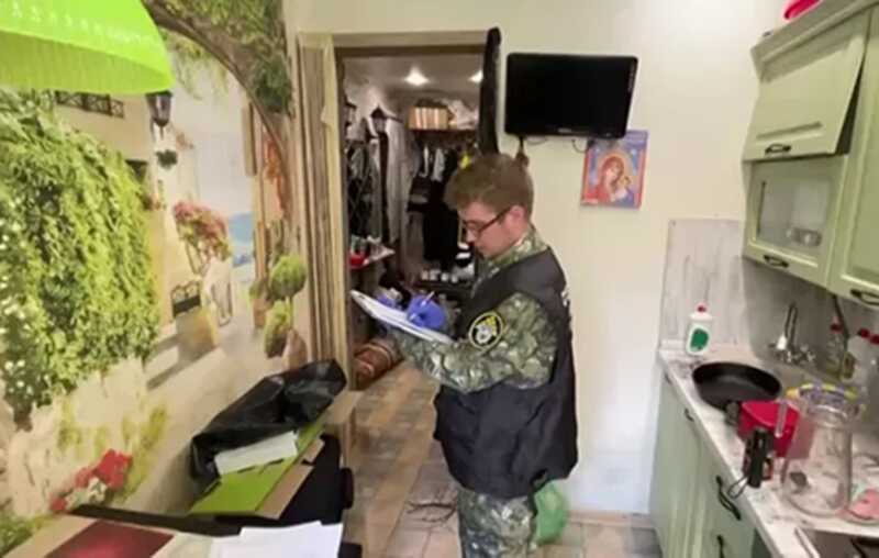 В Санкт-Петербурге в одной из квартир обнаружили тела троих человек
