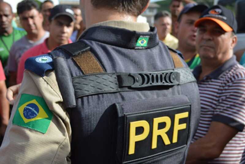 Brazilian law enforcement officer receives promotion despite facing charges of arms smuggling