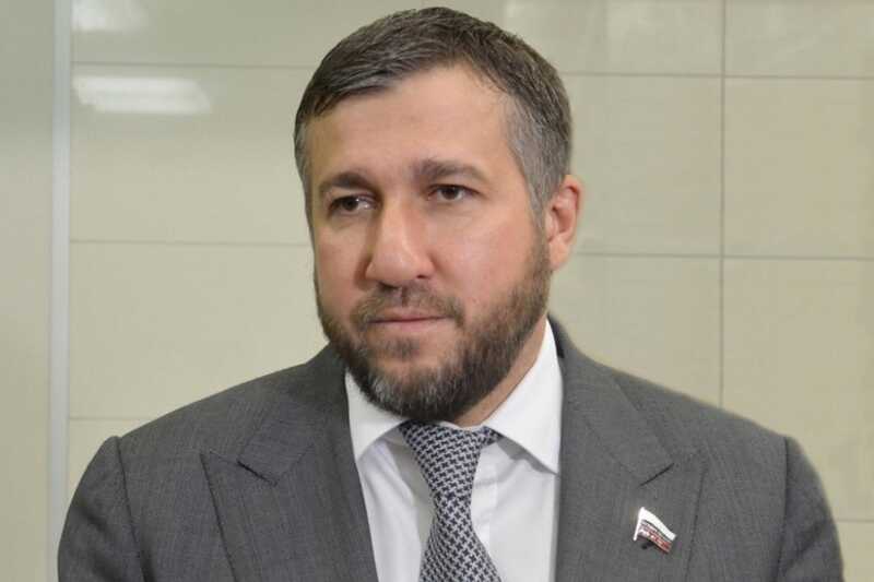 Депутата Григория Аникеева обвинили в утаивании иностранных активов и предпринимательской деятельности