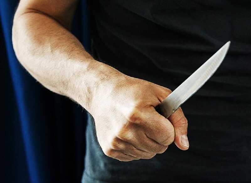 В Москве задержали мужчину, который пытался проникнуть в метро с ножом