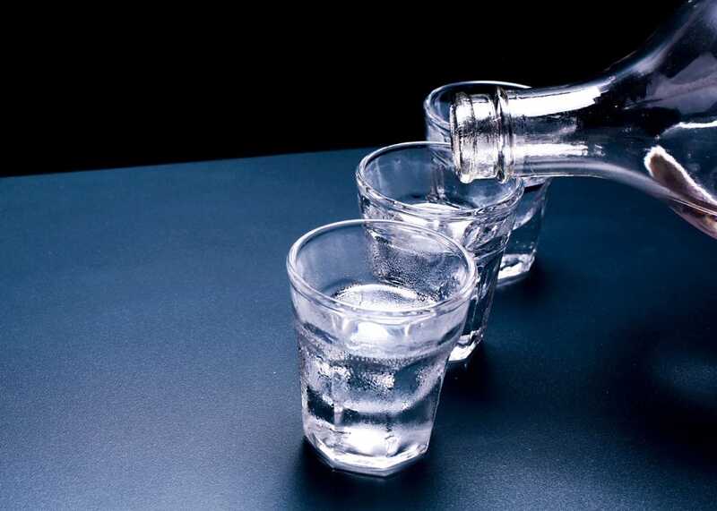 Алкогольное отравление из Сочи достигло Дальнего Востока: семья погибла