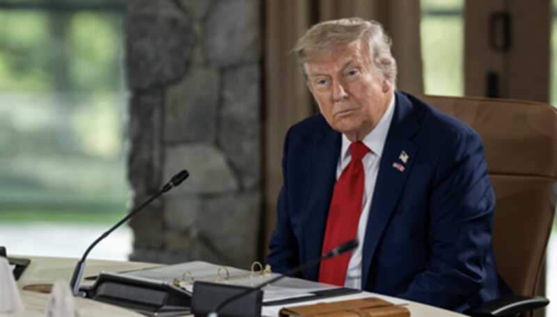Трамп собирается обсудить с Путиным возможные изменения санкций против России
