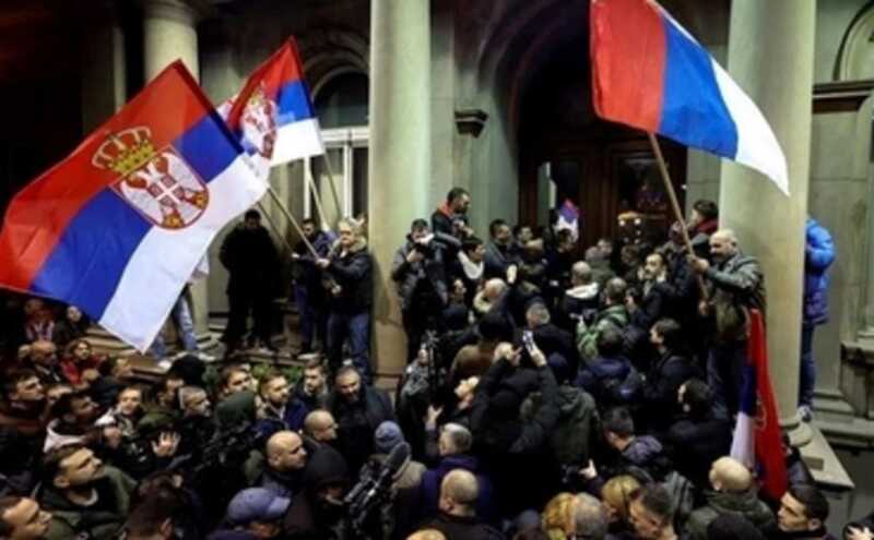 В Сербии задержали множество протестующих