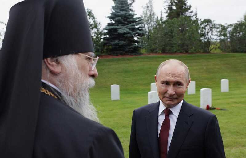 Архиепископ с Аляски попросил извинения за встречу с Путиным