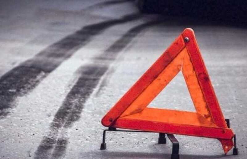 Подросток и взрослый погибли в автомобиле в результате фронтальной аварии в Ленинградской области