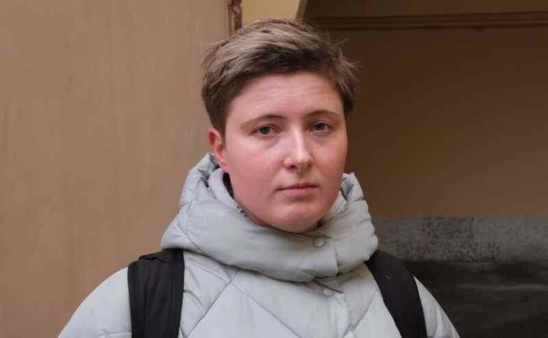 Подругу Седы Сулеймановой задержали после окончания четырехчасового одиночного пикета